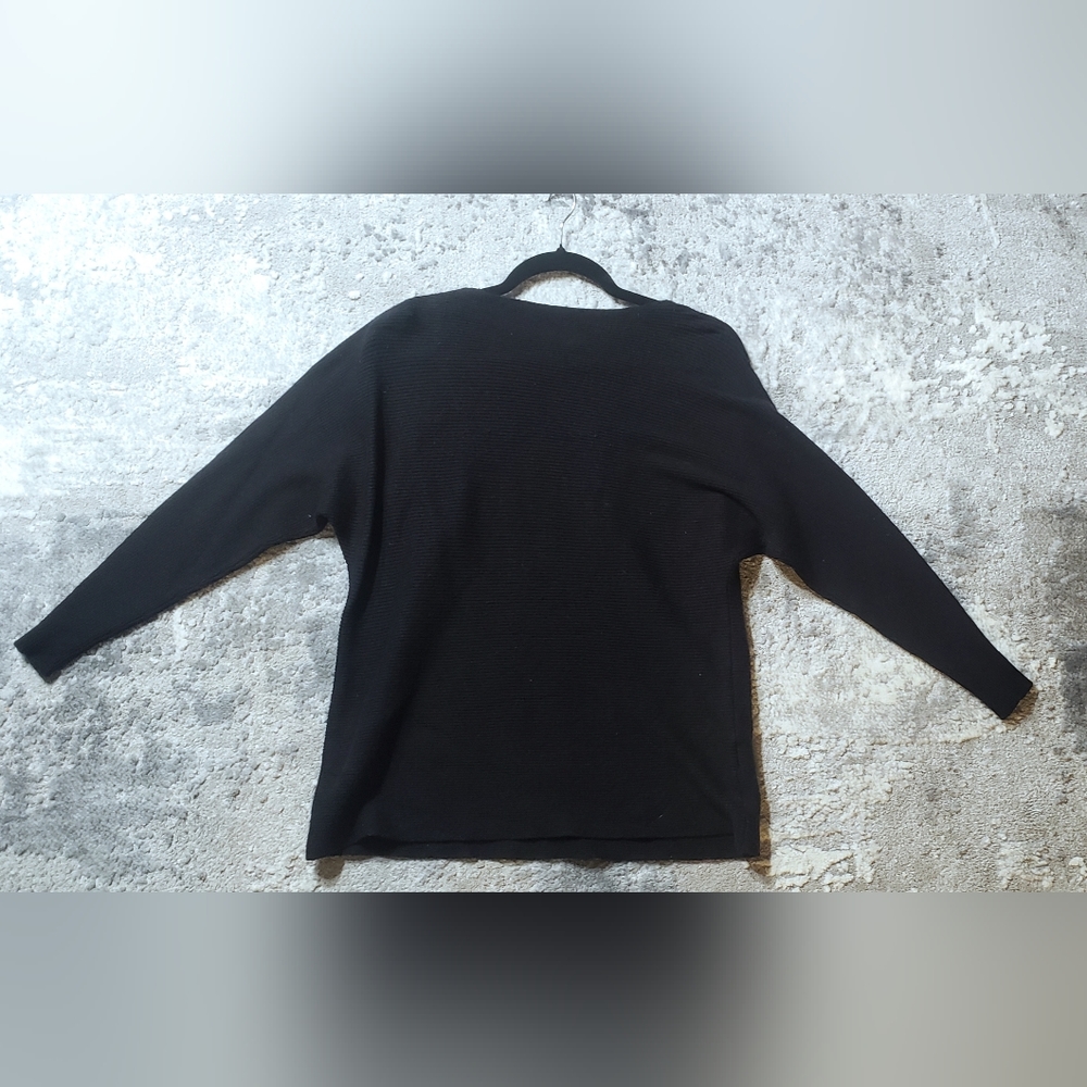 Black sweater, Philosophy